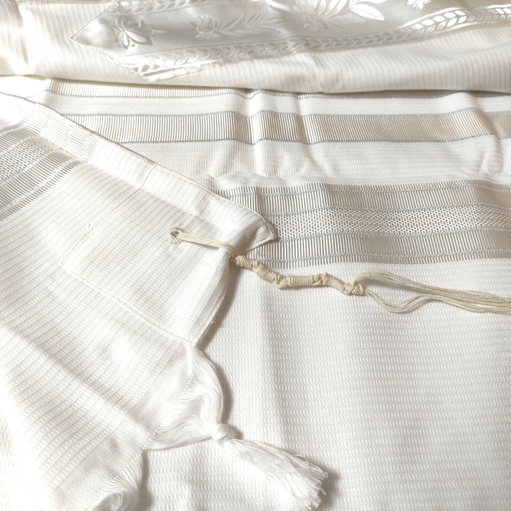 Cotton Tallit – White/Silver Stripes – Machine Washable – Multiple Sizes