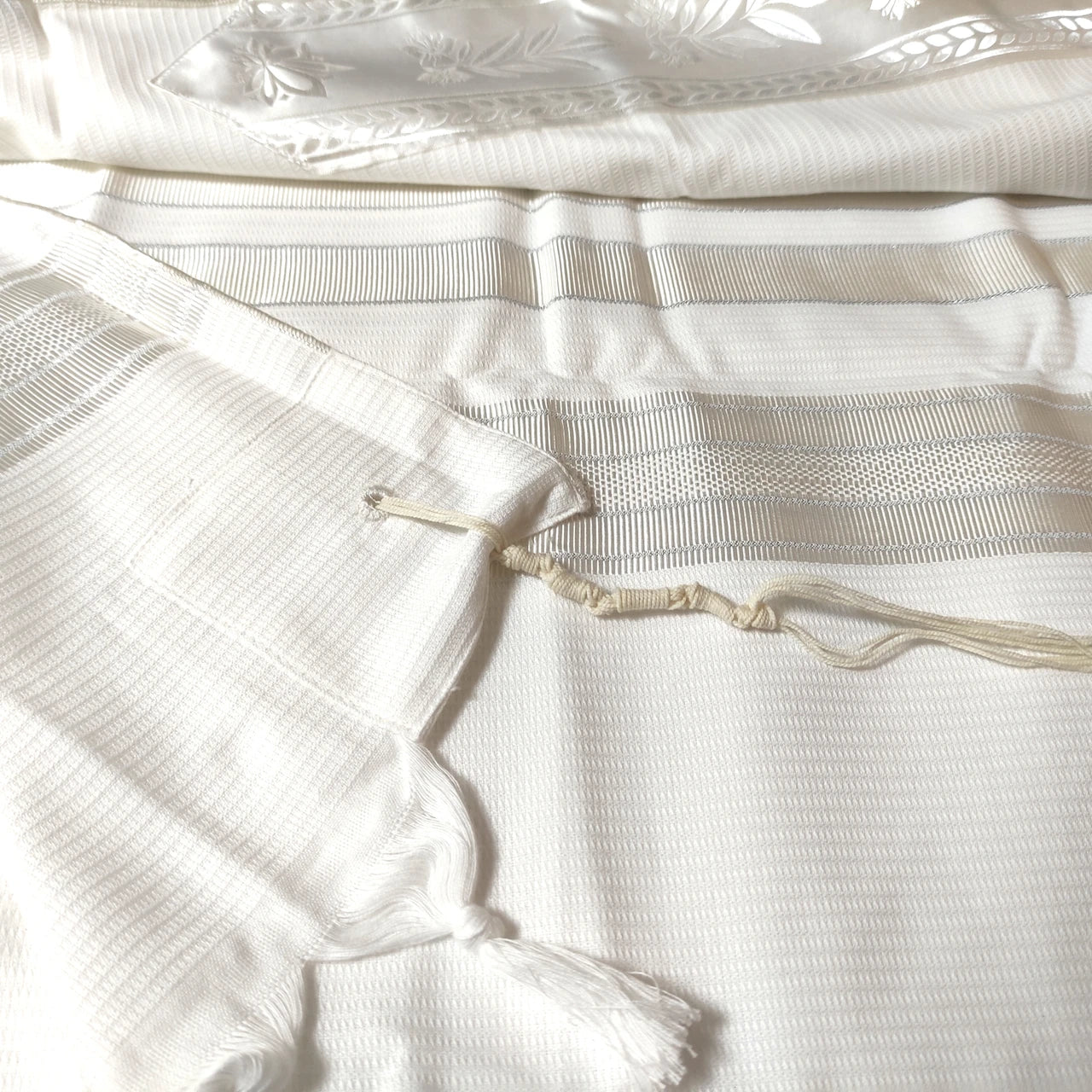 Cotton Tallit – White/Silver Stripes – Machine Washable – Multiple Sizes