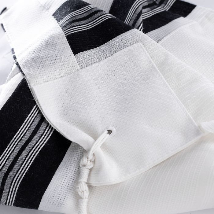 Premiere Tallis Hameshubach – Geometric Weave – Traditional Black Stripes